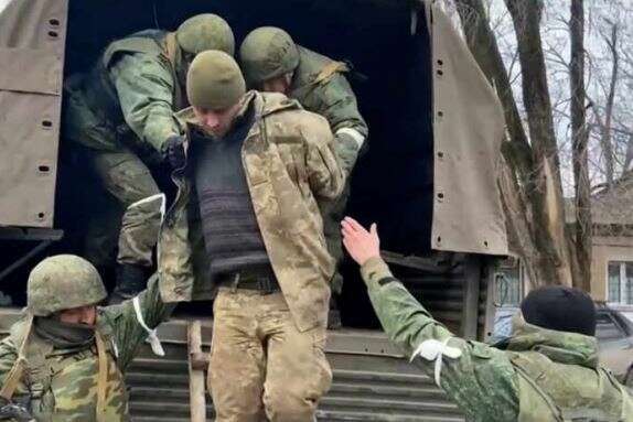 Оккупанты хвастаются, как добивают раненых украинцев: жуткий перехват СБУ