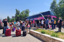  Біженців з різних областей України привозять у Молдову автобусами 
