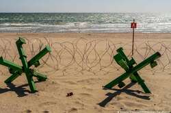Оборонні укріплення на одеському пляжі
