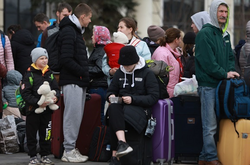 Чоловіків випускатимуть за кордон. Рада може розширити перелік категорій
