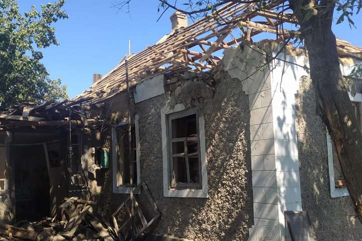 Окупанти обстріляли приватні будинки на Херсонщині: є загиблі (фото) 