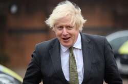 Понад 35 співробітників уряду Джонсона подали у відставку