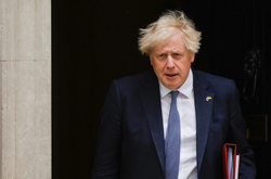 Борис Джонсон уйдет с поста лидера консерваторов, но будет премьером до осени – СМИ