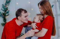 Александр с женой и дочерью