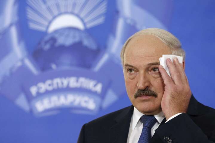 Fitch заявляє про неминучість дефолту для Білорусі