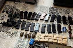 Поліція спіймала у столиці торговців зброєю (фото)