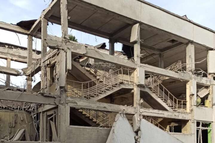 У Харкові окупанти обстріляли школу, пошкоджено дитячий санаторій (фото)
