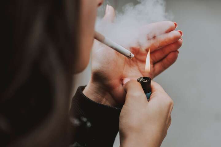 Відзавтра в Україні заборонено будь-яке куріння в громадських місцях 