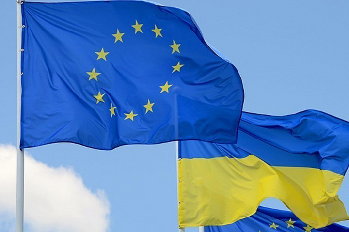 Второй транш макрофинансовой помощи ЕС Украине составит €8 млрд