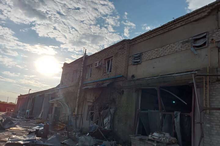 Окупанти обстріляли завод з виробництва керамограніту на Донеччині