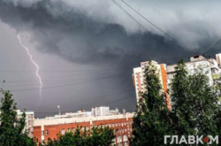 Які небезпечні сюрпризи від погоди чекають українців до кінця літа