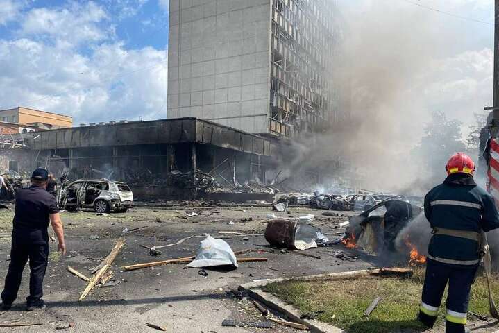 Вінниця: відомо про 90 постраждалих, знищено медичний центр