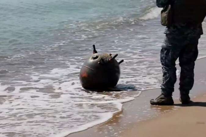На Одещині рятувальники біля берега виявили міну