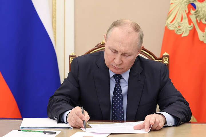 Путін змусить росіян працювати на війну: введено «спецзаходи» в економіці