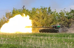 Противник понимает наши намерения и пытается быть хитрее, но безуспешно