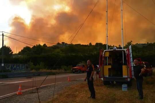У Франції четвертий день вирує масштабна пожежа
