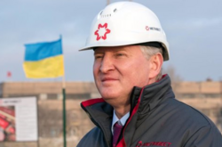  Український мільярдер Рінат Ахметов будує імідж законослухняного бізнесмена-патріота 