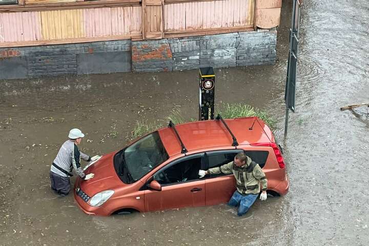 Черговий потоп у Росії: під воду пішов Нижній Новгород (відео)