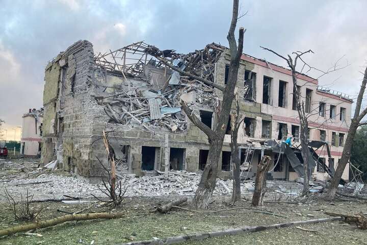 Окупанти знищили школу у Краматорську (відео)