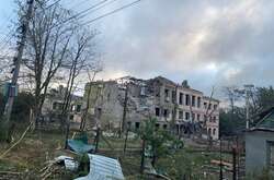 Обстріли Донеччини тривають, рашисти руйнують підприємства та школи (фото)