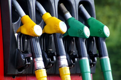 Сети АЗС подняли цены на топливо после решения НБУ