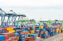 Крупнейший порт Европы прекратил контейнерные перевозки в РФ