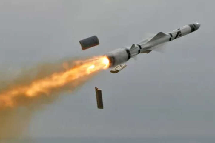 Удар по Кропивницькому: РФ випустила 13 ракет, є жертви