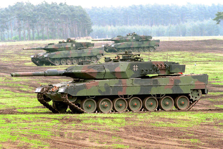 Бундестаг вимагає від уряду Німеччини передавати танки напряму Україні
