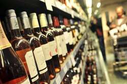 Алкоголь у магазинах на Закарпатті тепер продається без часових обмежень