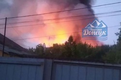 В оккупированном Донецке горит нефтебаза (видео)