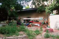 Маріупольці вимушені облаштовувати житло просто неба (відео)