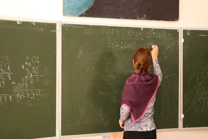 Росія масово жене вчителів на окуповані території України