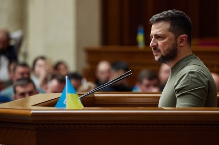 Зеленський виступив у Верховній Раді і розповів, чому українці можуть навчити світ (відео)