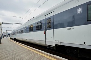 «Укрзалізниця» прискорює два міжнародні поїзди