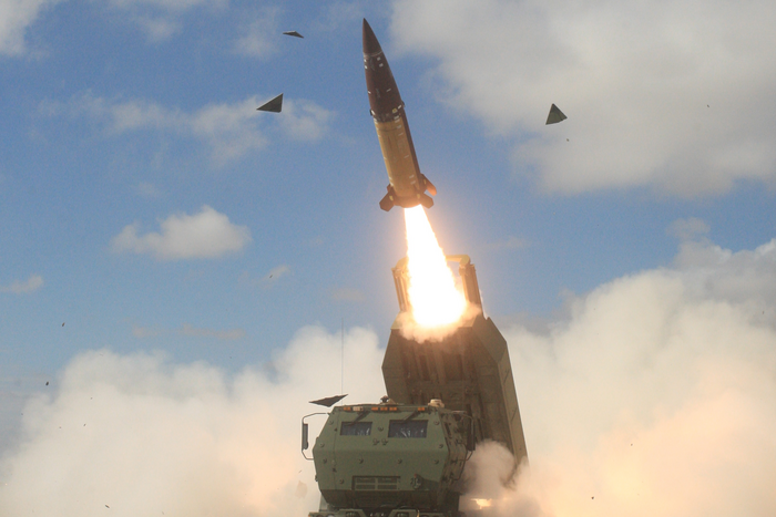 Конгресс поддерживает отправку Украине ракет большой дальности