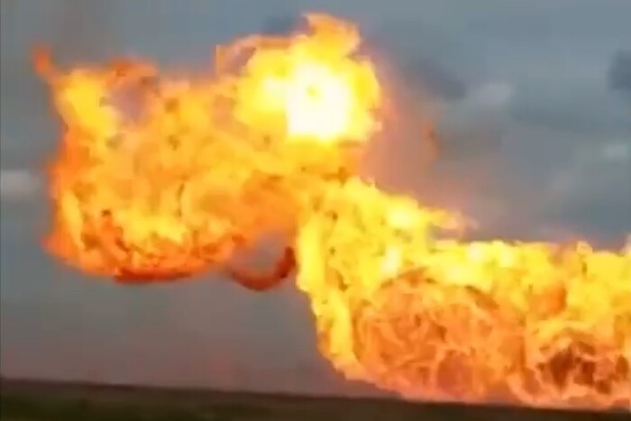 У Росії спалахнула велика пожежа на газопроводі «Газпрому» (відео)