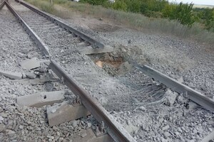 На Запоріжжі військові пошкодили колії, якими пересувались окупанти