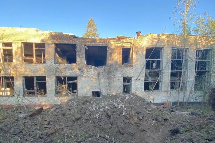 Десятиметрові вирви та руйнації: з’явились фото наслідків удару по Харкову