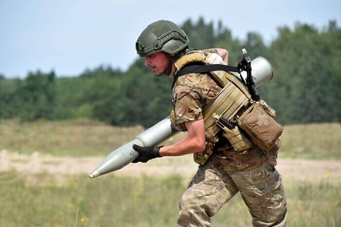 Захватчик держит наготове два носителя крылатых ракет морского базирования – Генштаб