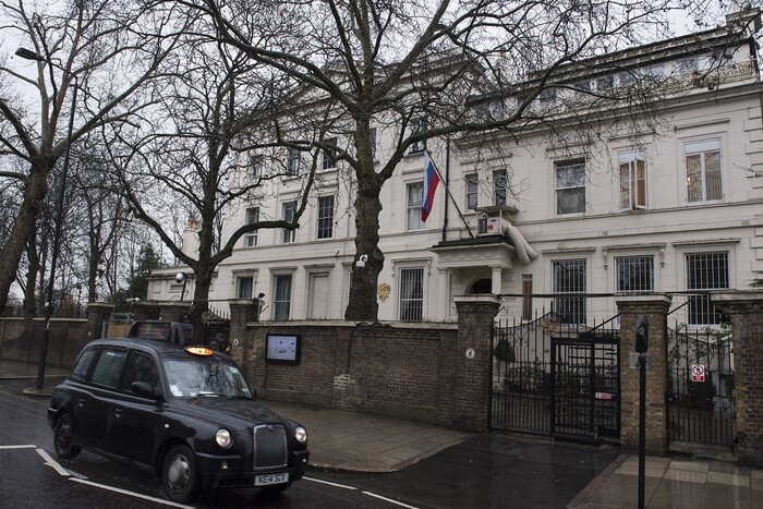 Заклики до вбивства «азовців»: британський депутат пропонує вигнати посольство Росії