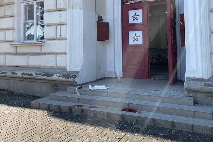 Атака на штаб окупантів у Севастополі: перші фото з місця інциденту