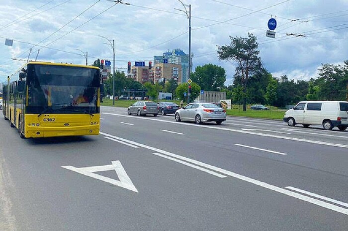 Громадський транспорт Києва зупинятиметься на час повітряної тривоги 