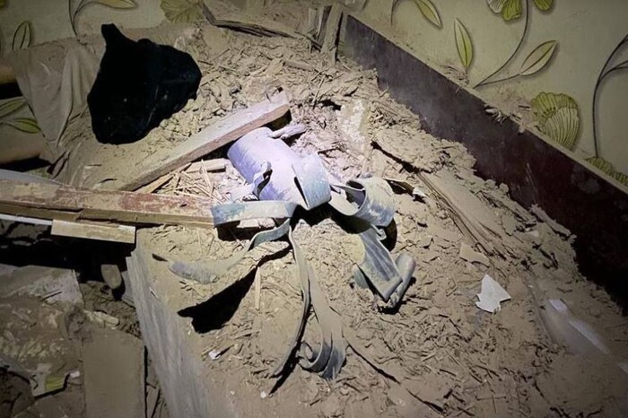 Снаряд влучив у дитяче ліжко: жахливі наслідки обстрілу Дніпропетровщини (фото)