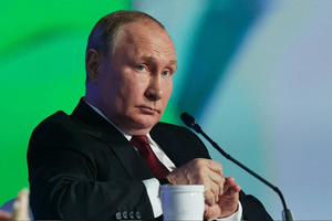 Путин смертельно болен? Разведка рассказала о двойниках диктатора (видео)