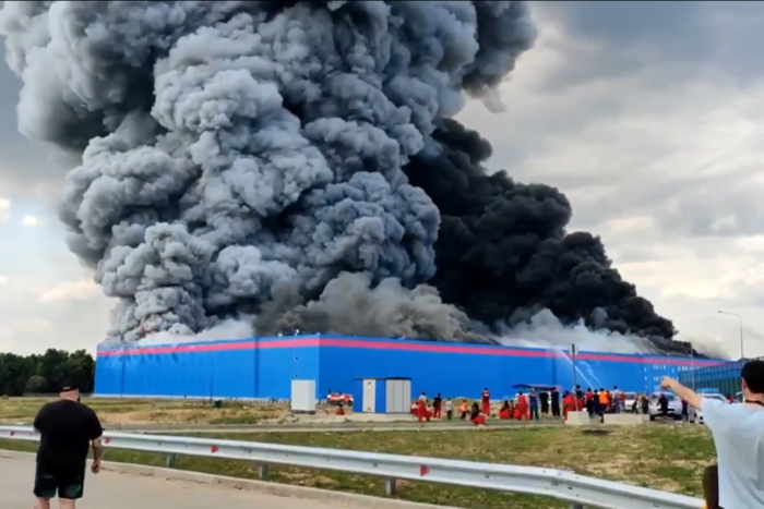 У Підмосков’ї палає склад російського інтернет-магазину Ozon (відео) 