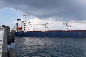 Зерновые сделки: судно Razoni успешно прошло инспекцию в Турции (фото)