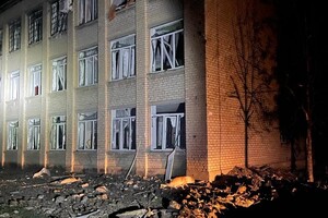 У результаті ворожих обстрілів пошкоджені декілька шкіл на Донеччині