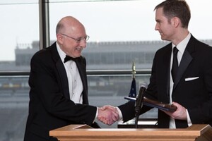 Для декого трошки заробити у Росії, наплював на принципи, – свята справа (Баррі Позен ліворуч)