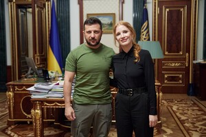 Появилась реакция Зеленского на приезд в Киев голливудской актрисы Джессики Честейн