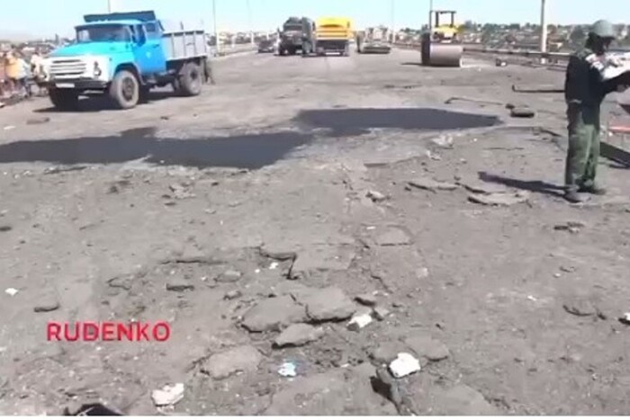  Антонівський міст після удару з Himars: відео 